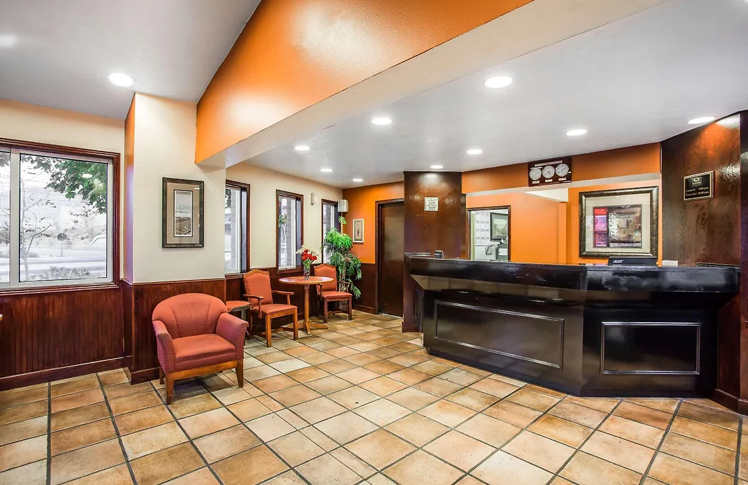 Econo Lodge Downtown-1